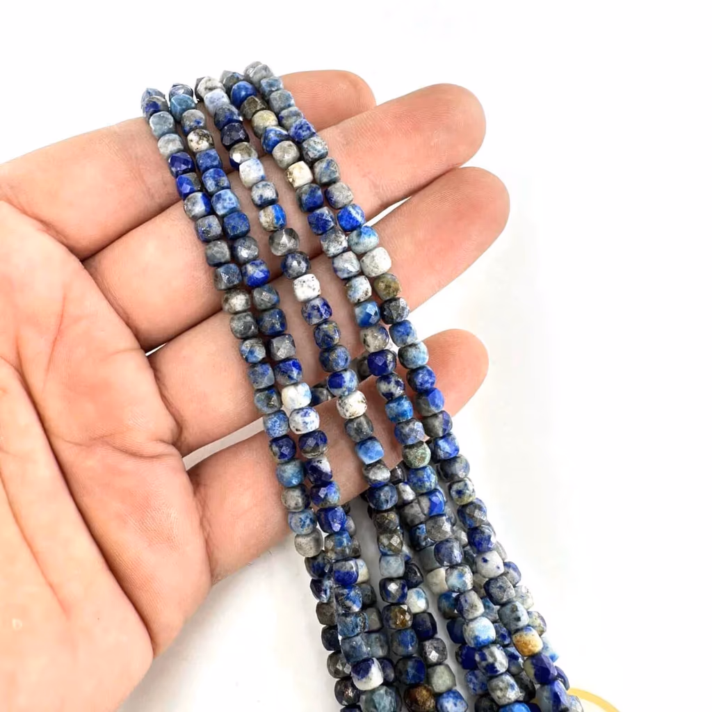 Lapis Lazuli Dizi 3mm Küp İncele ve Satın Al Lapis Lazuli Dizi 3mm Küp - Orijinal Doğal Taş ve Şifa Kristali Görsel 1