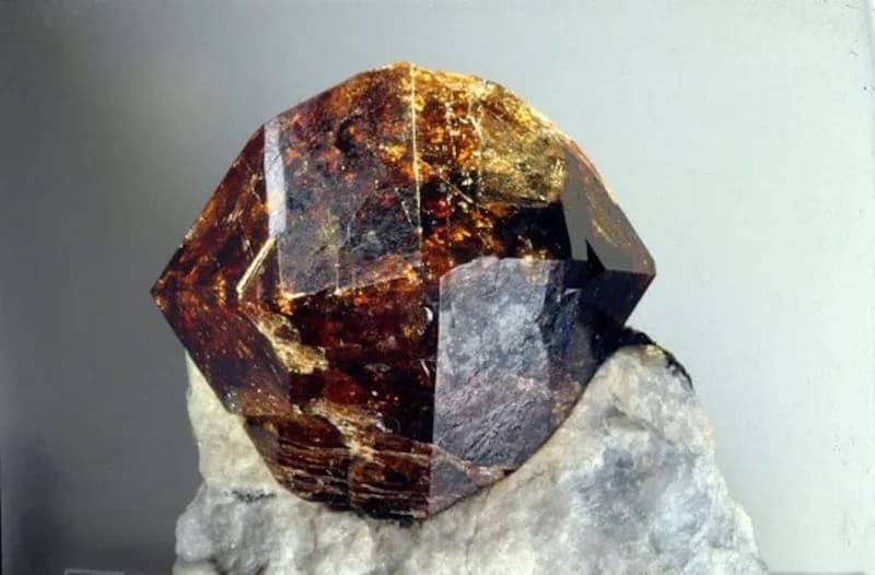 Zirkon Faydaları