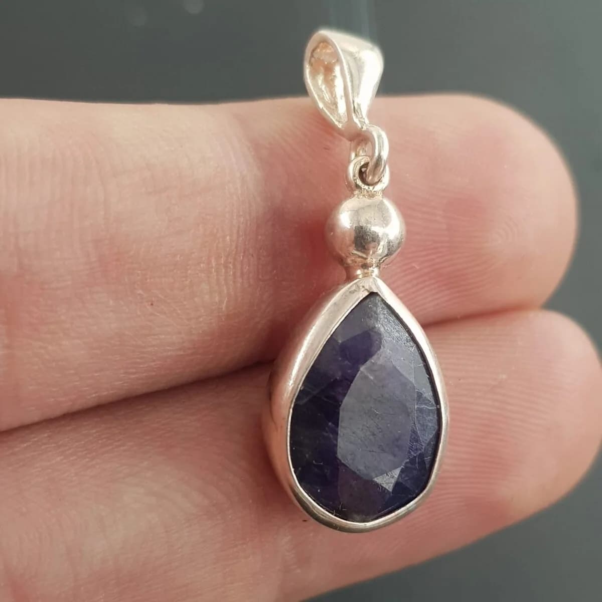 Safir Kolye Ucu (Gümüş) Orijinal Kristal Detay Görseli 2