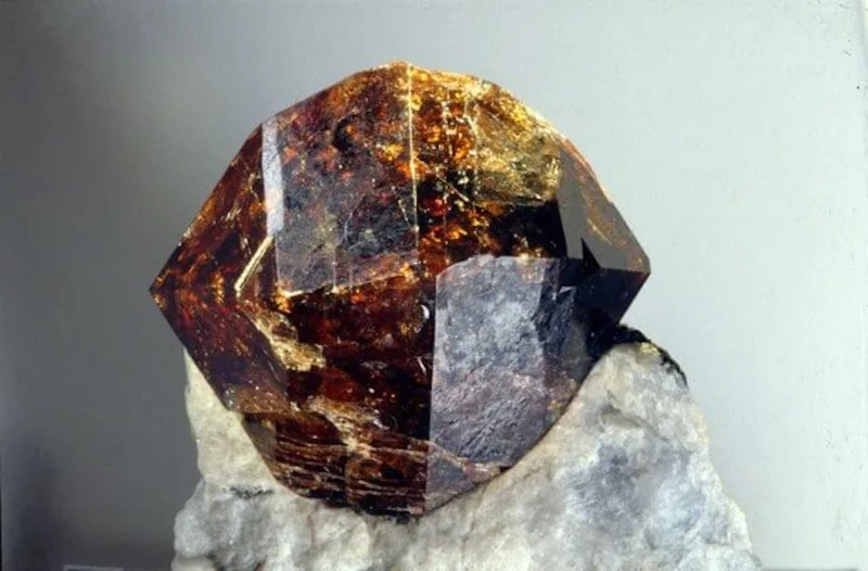 Zirkon Faydaları