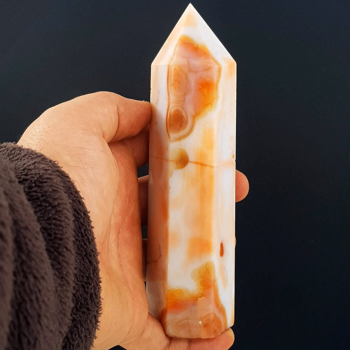 Akik Obelisk
