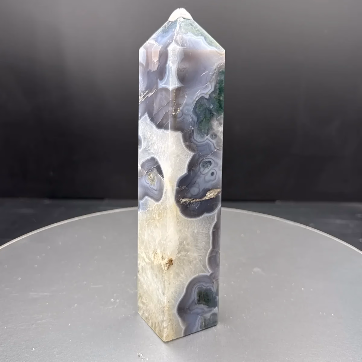 Ametist Obelisk