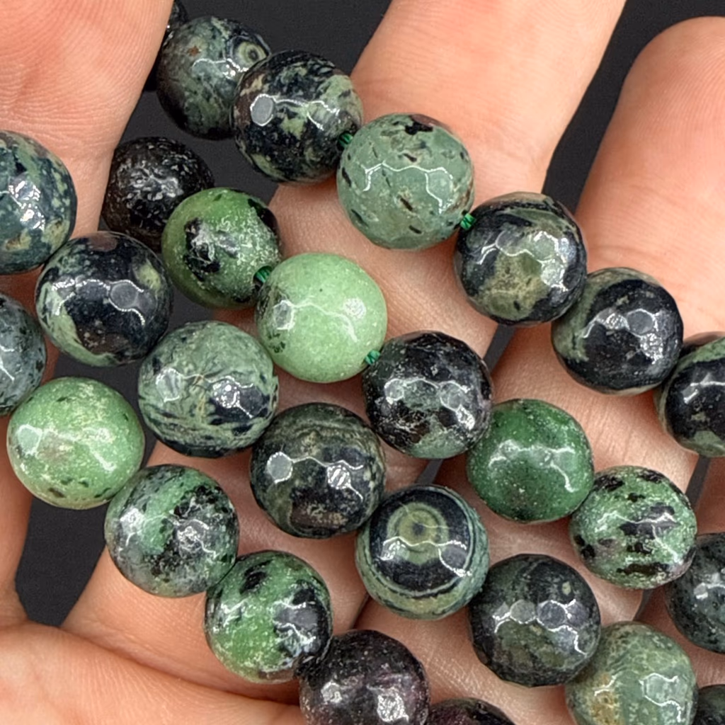 Anyolit Dizi Faset 10mm İncele ve Satın Al Anyolit Dizi Faset 10mm - Orijinal Doğal Taş ve Şifa Kristali Görsel 1