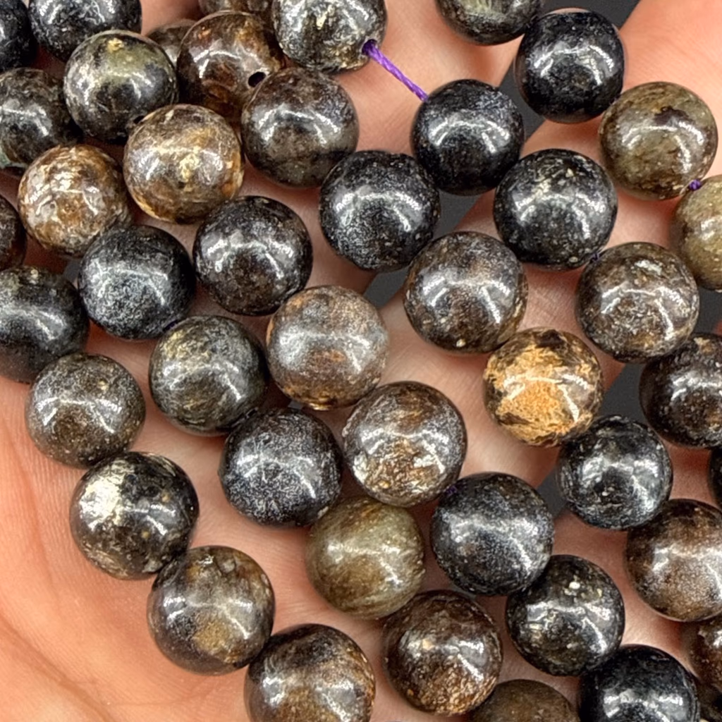 Biyotit Dizi 10mm AAA İncele ve Satın Al Biyotit Dizi 10mm AAA - Orijinal Doğal Taş ve Şifa Kristali Görsel 1