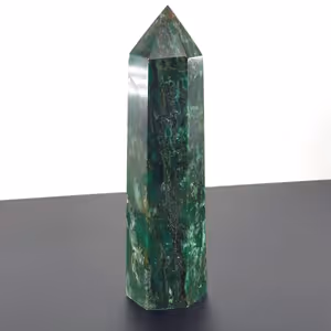 Fuksit Obelisk - Orijinal Şifalı Kristal - Görsel 2