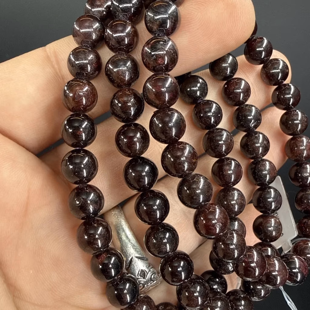 Garnet Bileklik 8mm İncele ve Satın Al Garnet Bileklik 8mm - Orijinal Doğal Taş ve Şifa Kristali Görsel 1
