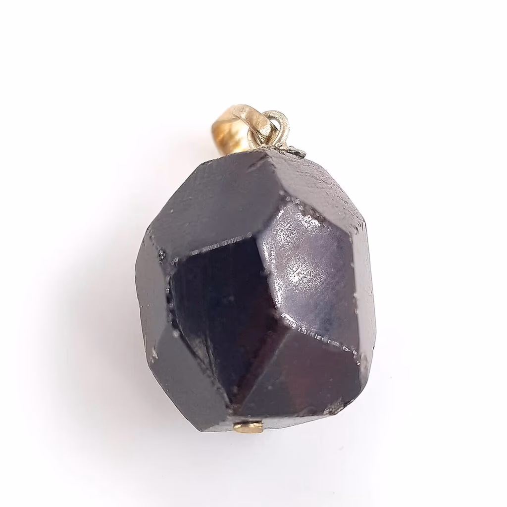 Garnet (Lal) Kolye Ucu İncele ve Satın Al Garnet (Lal) Kolye Ucu - Orijinal Doğal Taş ve Şifa Kristali Görsel 1