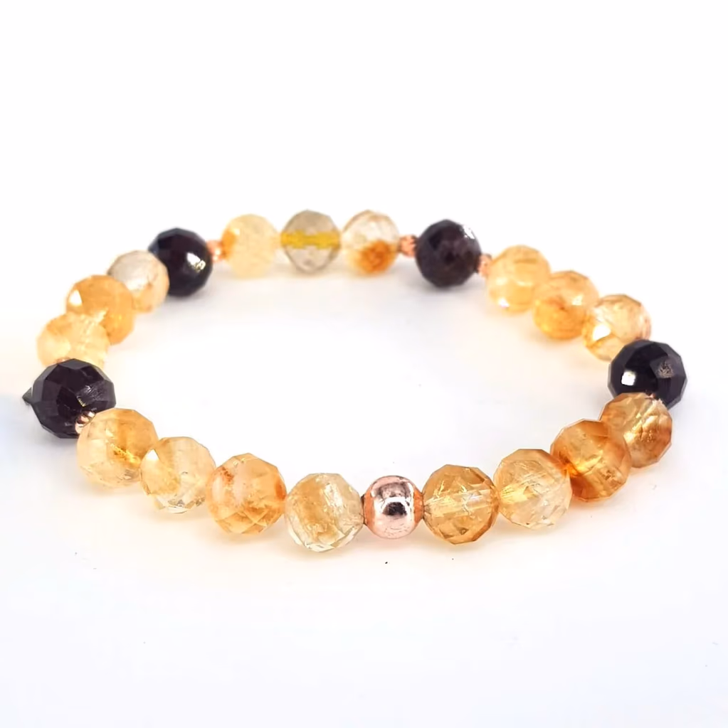 Garnet ve Sitrin Bileklik Faset 6mm İncele ve Satın Al Garnet ve Sitrin Bileklik Faset 6mm - Orijinal Doğal Taş ve Şifa Kristali Görsel 1