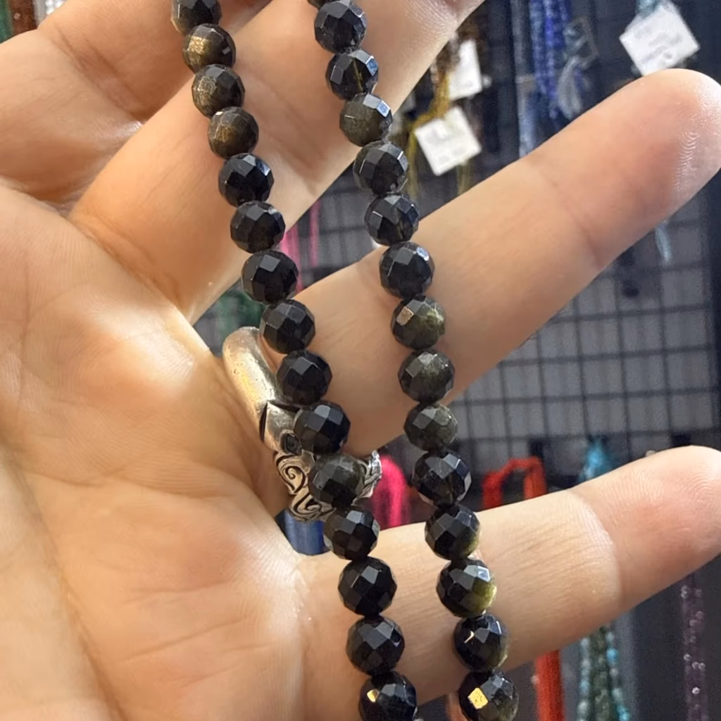 Gold Obsidiyen Faset Dizi 6 mm İncele ve Satın Al Gold Obsidiyen Faset Dizi 6 mm - Orijinal Doğal Taş ve Şifa Kristali Görsel 1