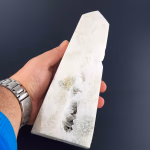 Karbeyaz Akik ve Kristal Kuvars Obelisk Orijinal Kristal Detay Görseli 3