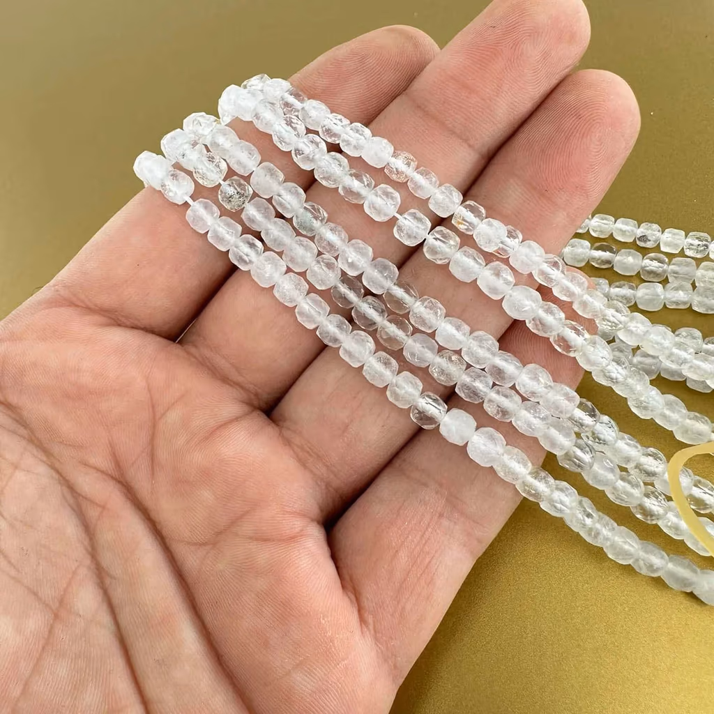 Kristal Kuvars Dizi 3mm Küp İncele ve Satın Al Kristal Kuvars Dizi 3mm Küp - Orijinal Doğal Taş ve Şifa Kristali Görsel 1