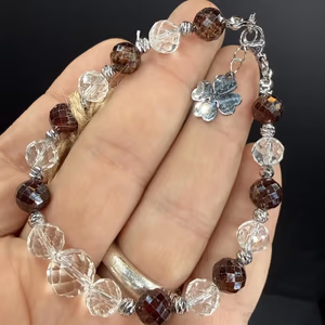 Kristal Kuvars /Garnet Faset 8 mm Bileklik T - Orijinal Şifalı Kristal - Görsel 1