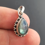 Labradorit Kolye Ucu (Gümüş) Orijinal Kristal Detay Görseli 2