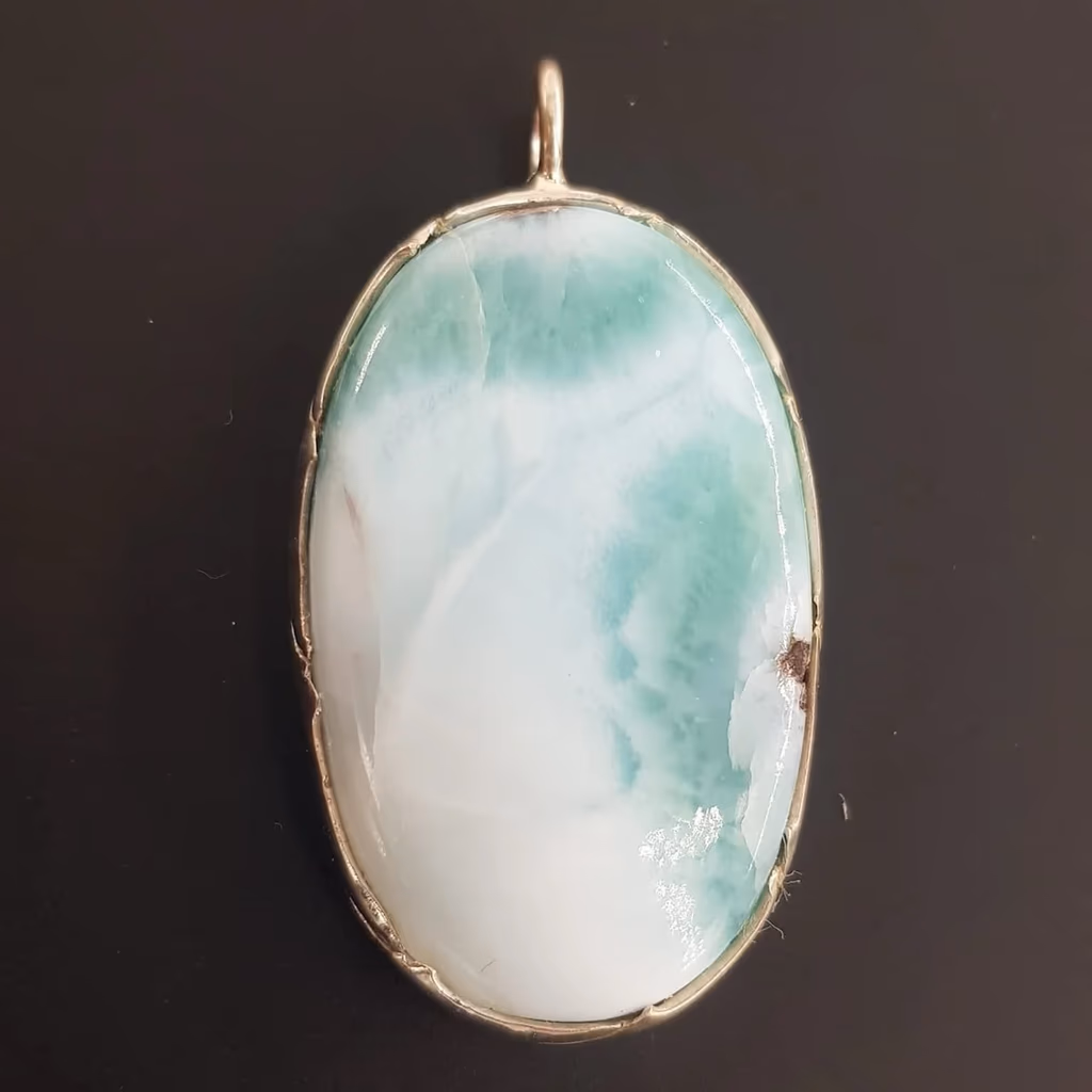 Larimar Kolye Ucu (Gümüş) İncele ve Satın Al Larimar Kolye Ucu (Gümüş) - Orijinal Doğal Taş ve Şifa Kristali Görsel 1