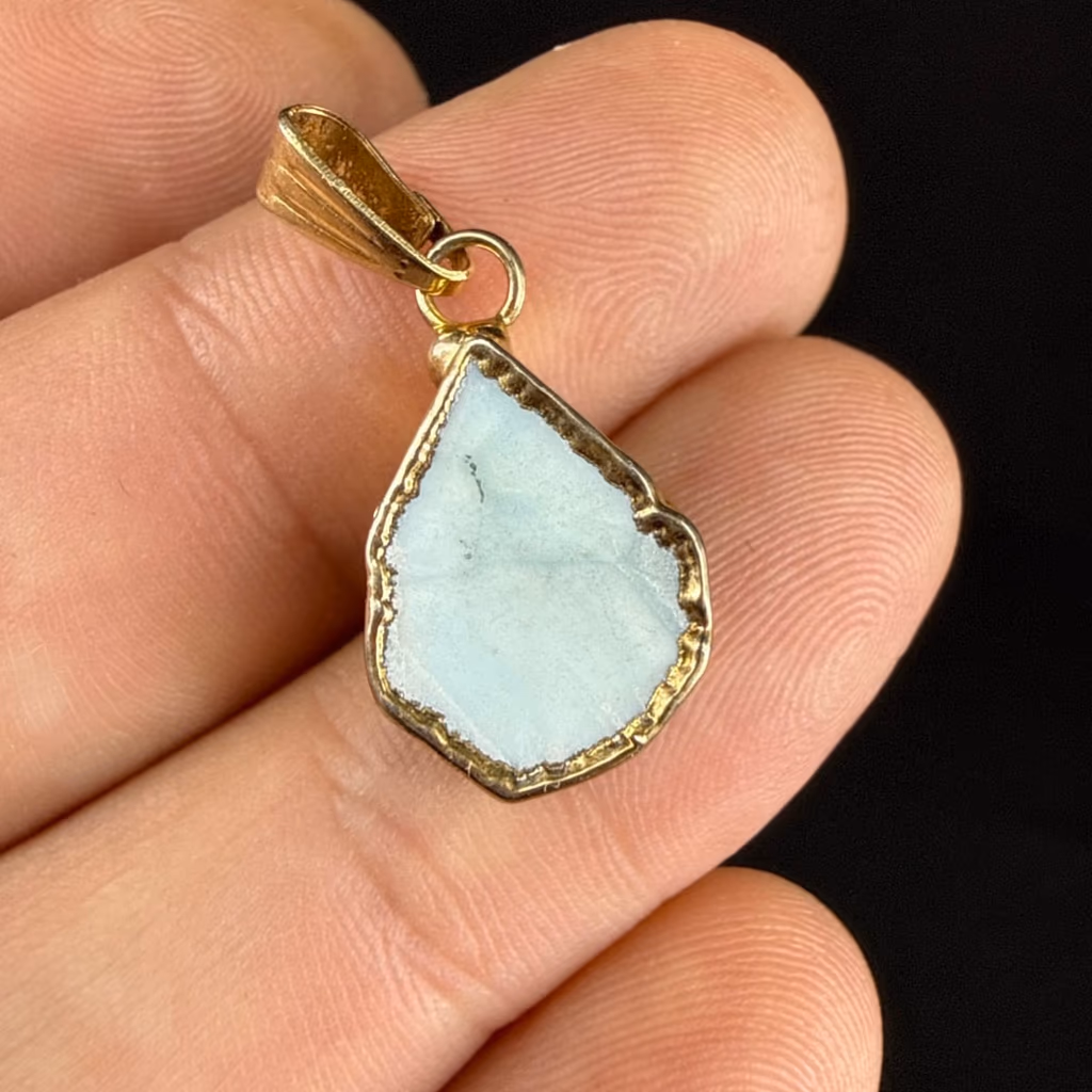 Larimar Kolye Ucu İncele ve Satın Al Larimar Kolye Ucu - Orijinal Doğal Taş ve Şifa Kristali Görsel 1