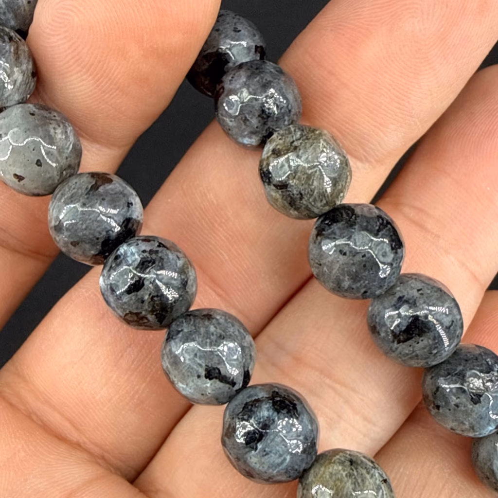 Larvakit Dizi Faset 10mm İncele ve Satın Al Larvakit Dizi Faset 10mm - Orijinal Doğal Taş ve Şifa Kristali Görsel 1