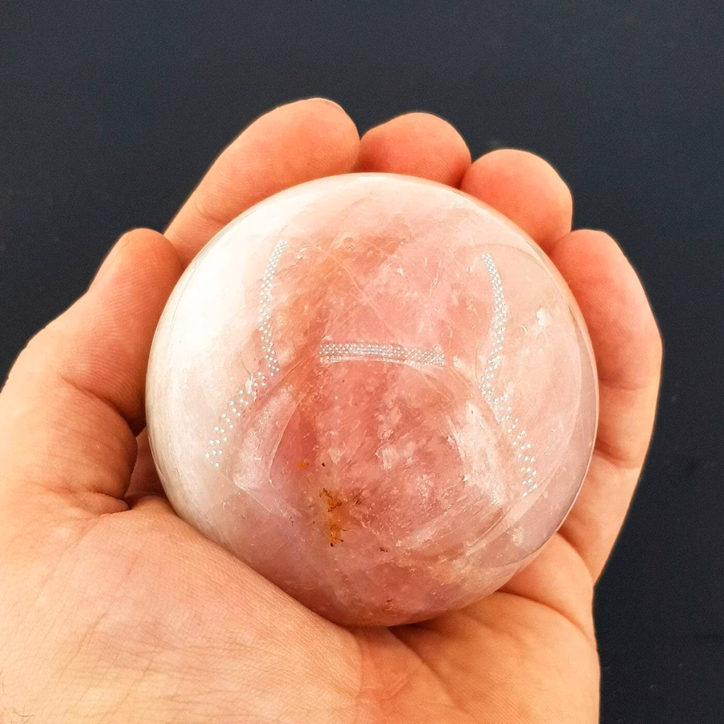 Madagaskar Pembe Kuvars Küre İncele ve Satın Al Madagaskar Pembe Kuvars Küre - Orijinal Doğal Taş ve Şifa Kristali Görsel 1