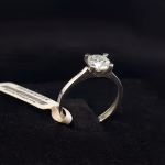 Mozanit Yüzük Tektaş (Gümüş) Orijinal Kristal Detay Görseli 1