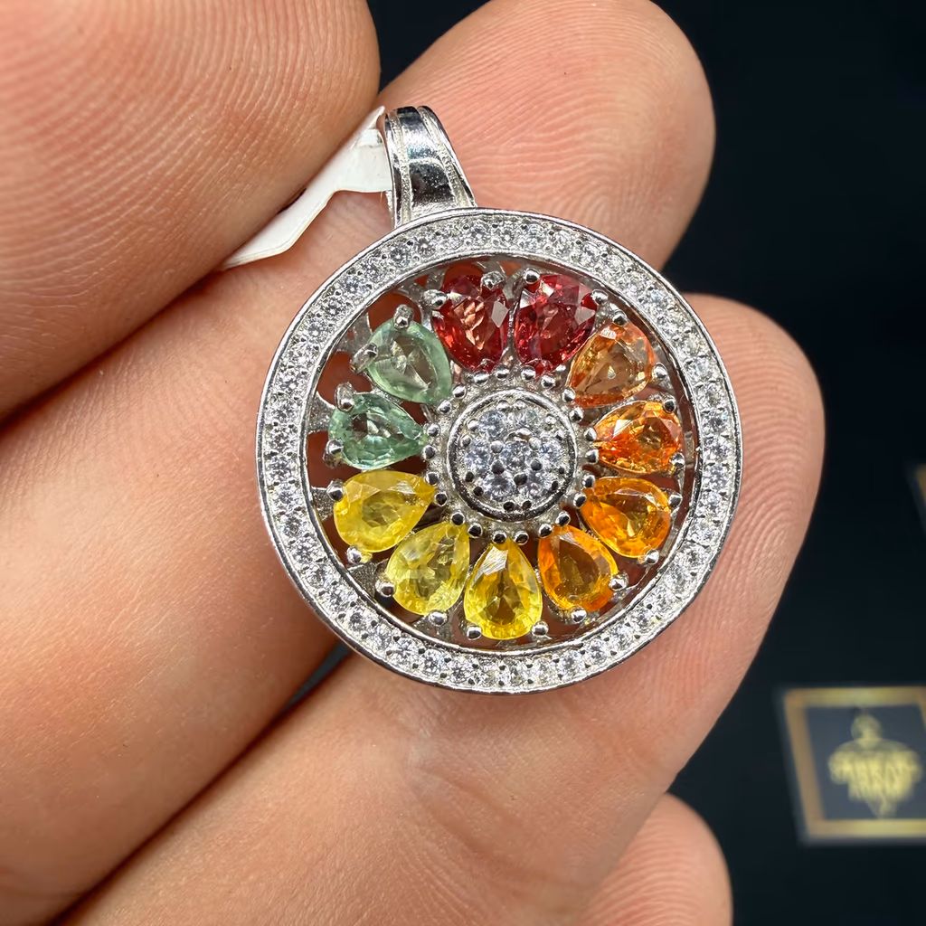 Multi Safir Kolye Ucu Gümüş AAA İncele ve Satın Al Multi Safir Kolye Ucu Gümüş AAA - Orijinal Doğal Taş ve Şifa Kristali Görsel 1