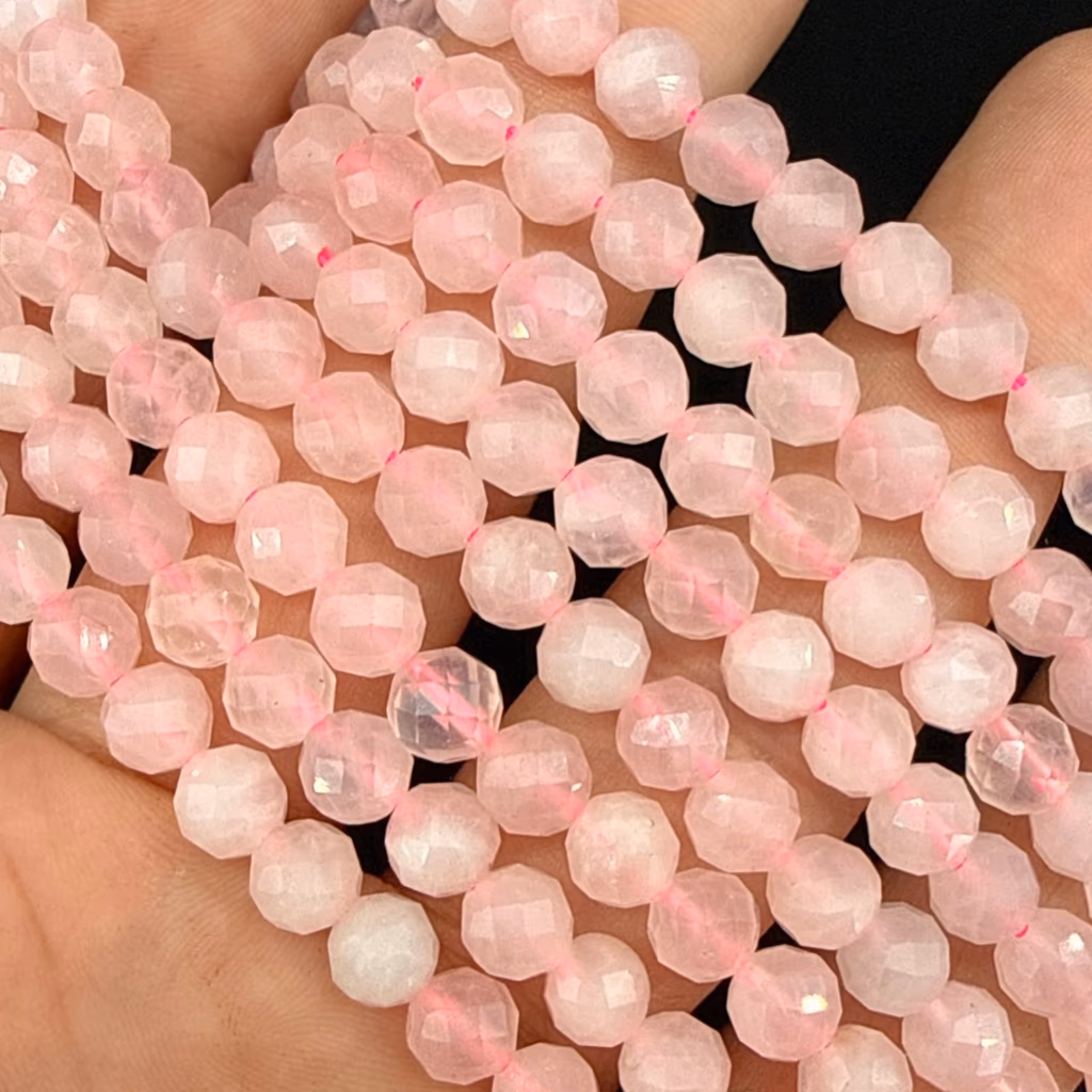 Pembe Kuvars Dizi Faset 6mm İncele ve Satın Al Pembe Kuvars Dizi Faset 6mm - Orijinal Doğal Taş ve Şifa Kristali Görsel 1