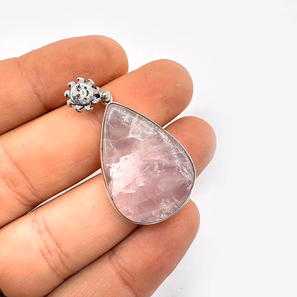 Pembe Kuvars Kolye Ucu Gümüş İncele ve Satın Al Pembe Kuvars Kolye Ucu Gümüş - Orijinal Doğal Taş ve Şifa Kristali Görsel 1