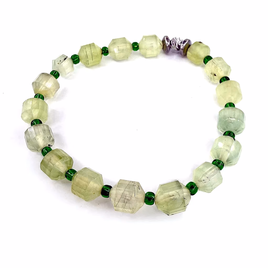 Prehnite Doğaltaş Bileklik Faset 8mm İncele ve Satın Al Prehnite Doğaltaş Bileklik Faset 8mm - Orijinal Doğal Taş ve Şifa Kristali Görsel 1