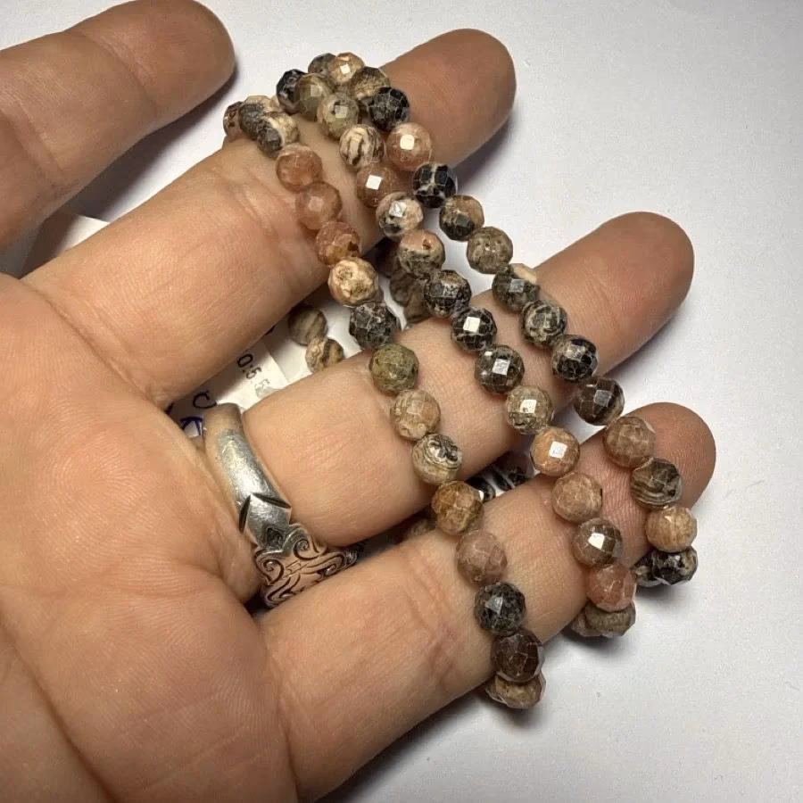 Rodokrozit Faset Bileklik 6 mm İncele ve Satın Al Rodokrozit Faset Bileklik 6 mm - Orijinal Doğal Taş ve Şifa Kristali Görsel 1