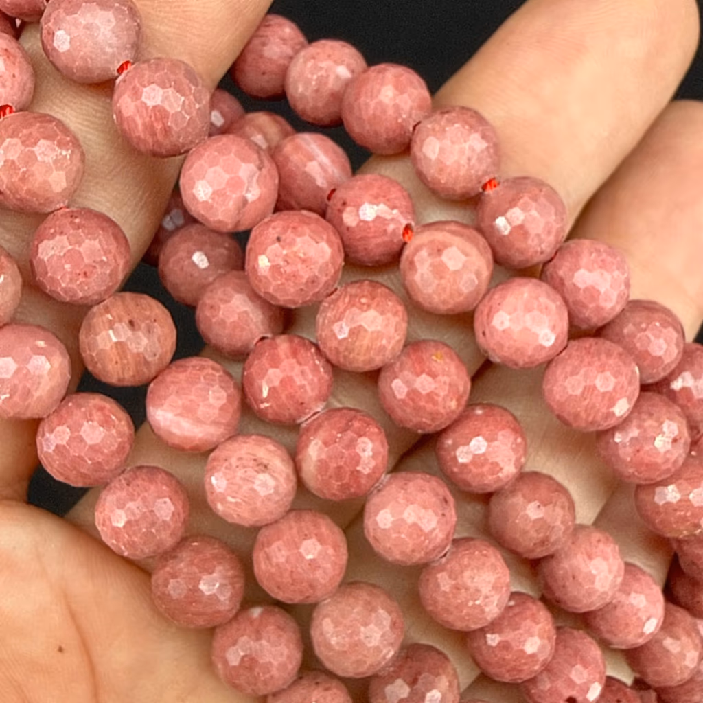 Rodonit Dizi 8mm Faset İncele ve Satın Al Rodonit Dizi 8mm Faset - Orijinal Doğal Taş ve Şifa Kristali Görsel 1