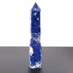 Sodalit Obelisk Orijinal Kristal Detay Görseli 2