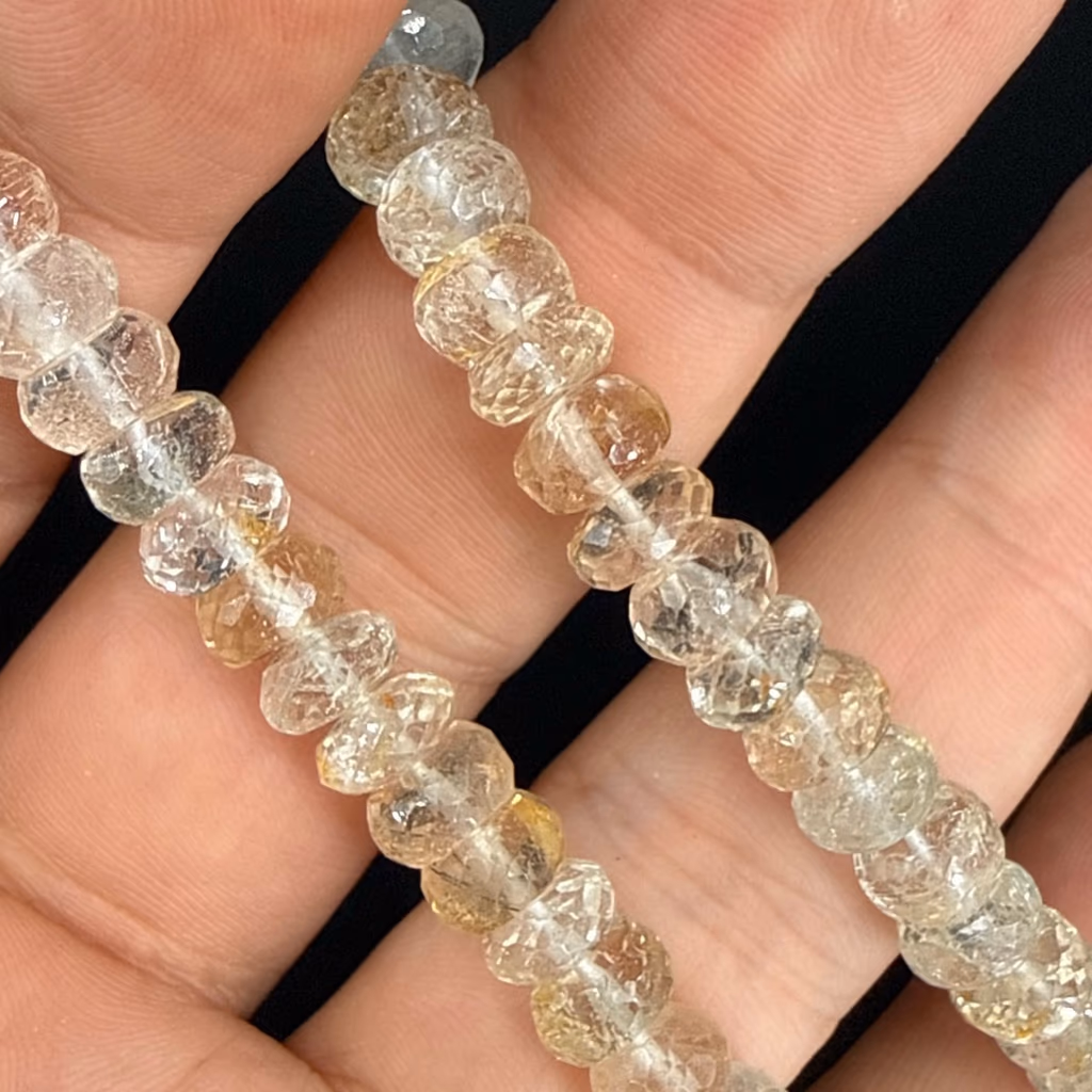 Topaz Dizi Rondela Faset 6x4mm AAA İncele ve Satın Al Topaz Dizi Rondela Faset 6x4mm AAA - Orijinal Doğal Taş ve Şifa Kristali Görsel 1