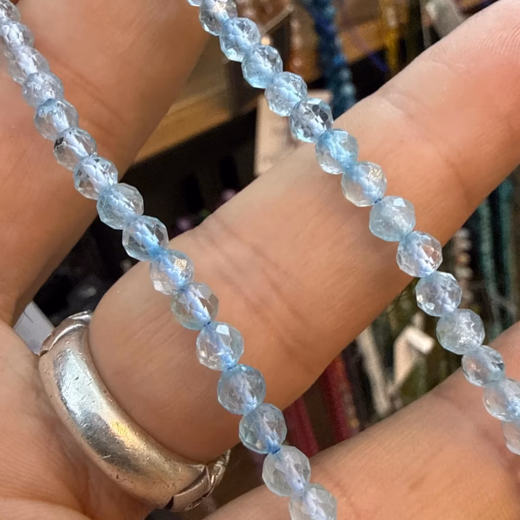 Topaz Faset Dizi 4 mm İncele ve Satın Al Topaz Faset Dizi 4 mm - Orijinal Doğal Taş ve Şifa Kristali Görsel 1