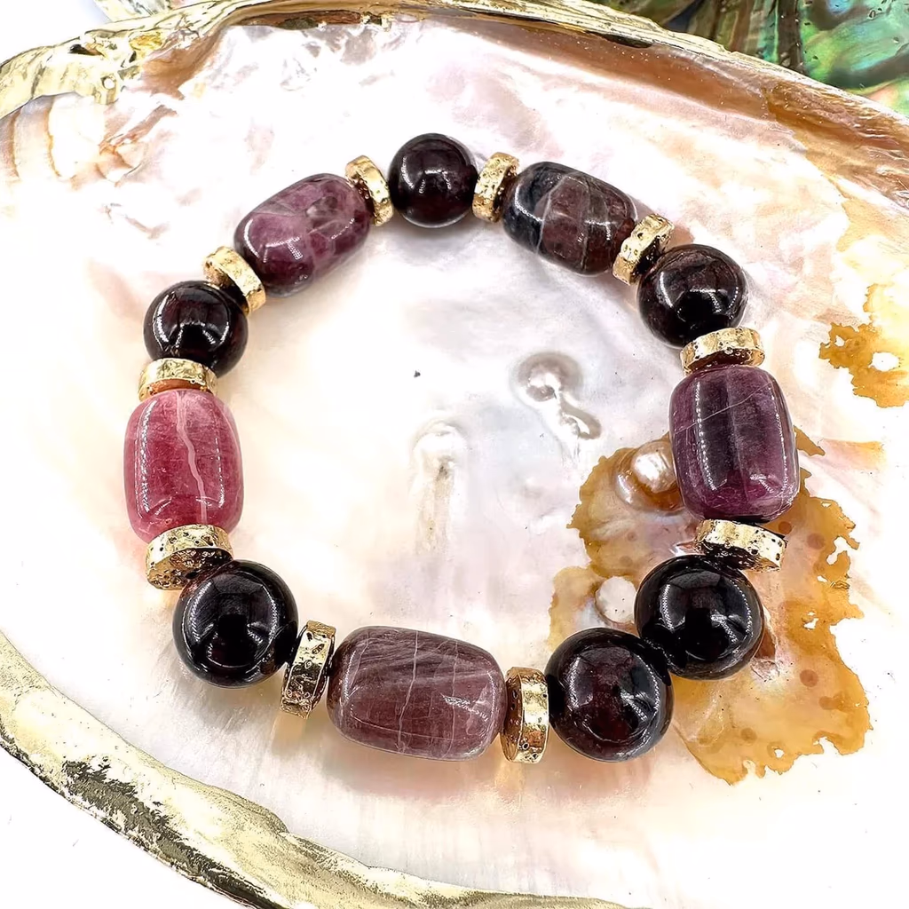 Turmalin Garnet Psişik Koruma Bileklik 10mm AAA+ İncele ve Satın Al Turmalin Garnet Psişik Koruma Bileklik 10mm AAA+ - Orijinal Doğal Taş ve Şifa Kristali Görsel 1