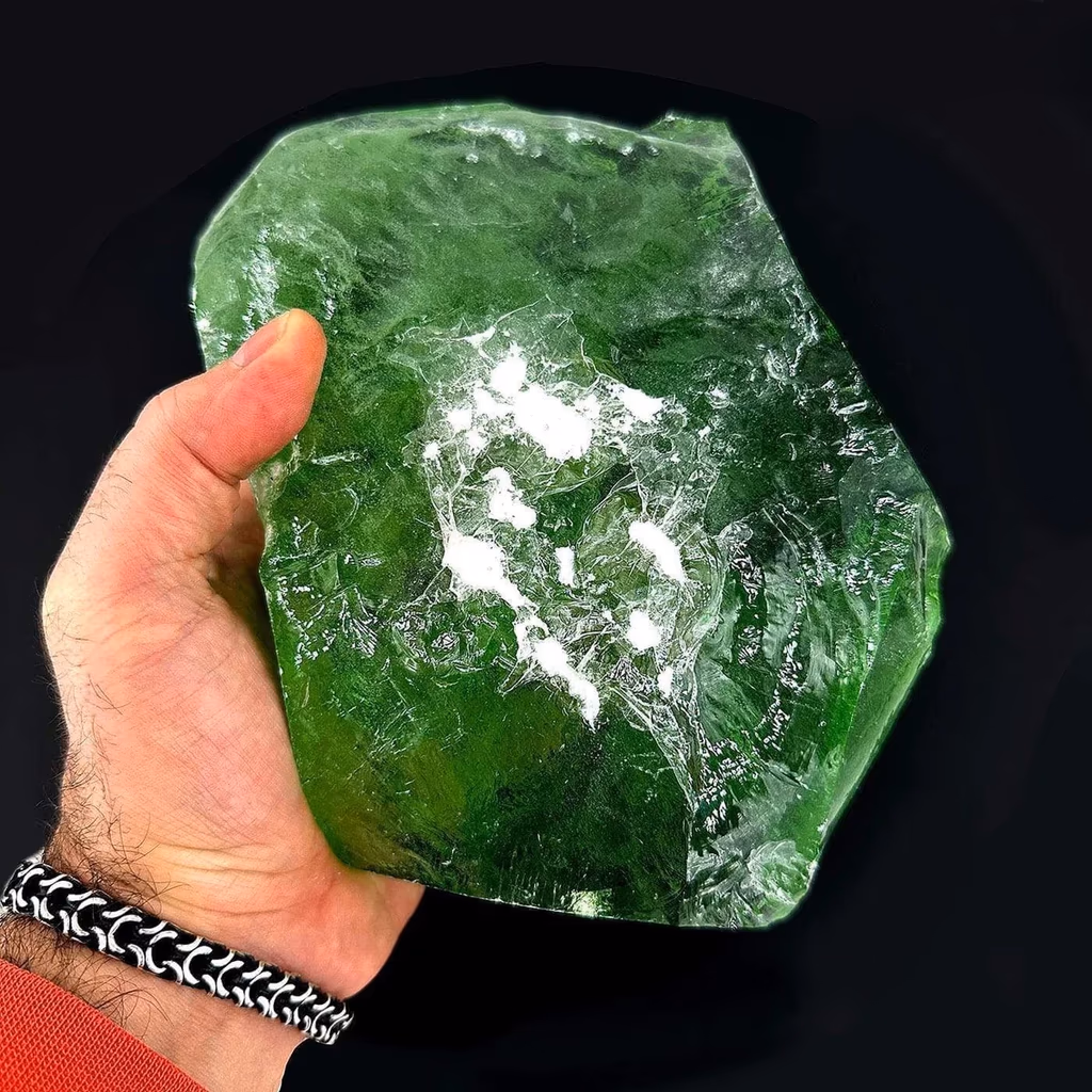 Yeşil Obsidiyen Ham Taş İncele ve Satın Al Yeşil Obsidiyen Ham Taş - Orijinal Doğal Taş ve Şifa Kristali Görsel 1