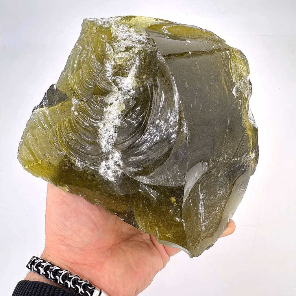 Yeşil Obsidiyen Ham Taş İncele ve Satın Al Yeşil Obsidiyen Ham Taş - Orijinal Doğal Taş ve Şifa Kristali Görsel 1