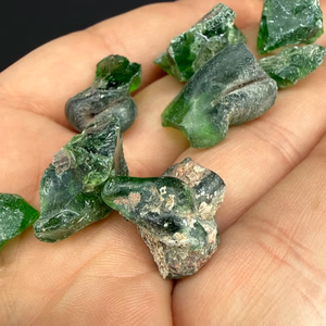 Yeşil Obsidiyen Ham Taş - Orijinal Şifalı Kristal - Görsel 1