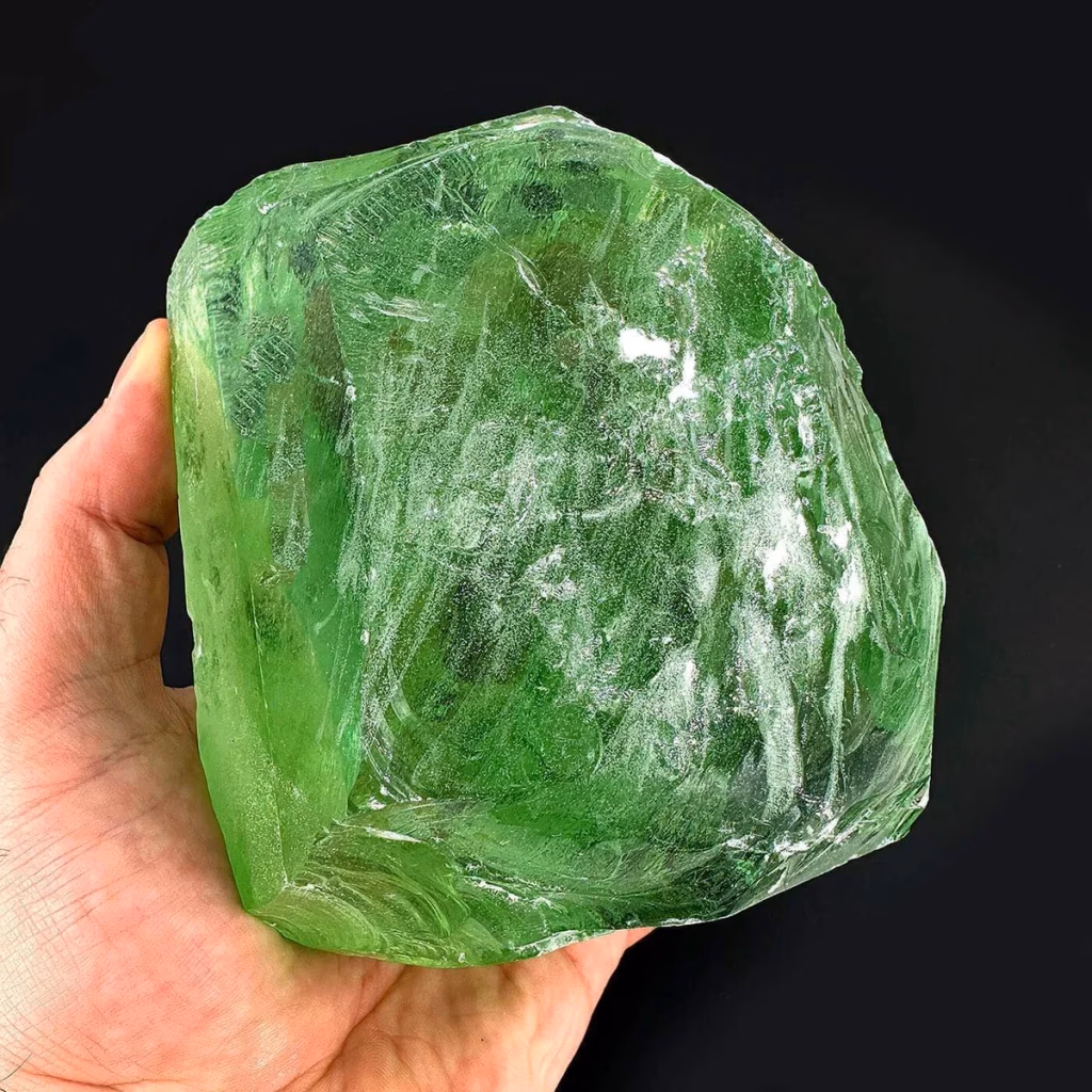 Yeşil Obsidyen İncele ve Satın Al Yeşil Obsidyen - Orijinal Doğal Taş ve Şifa Kristali Görsel 1