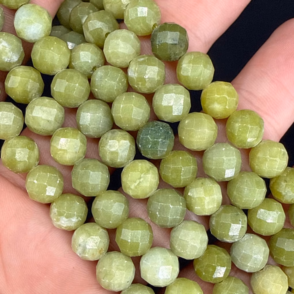 Yeşim Dizi Faset 8mm İncele ve Satın Al Yeşim Dizi Faset 8mm - Orijinal Doğal Taş ve Şifa Kristali Görsel 1