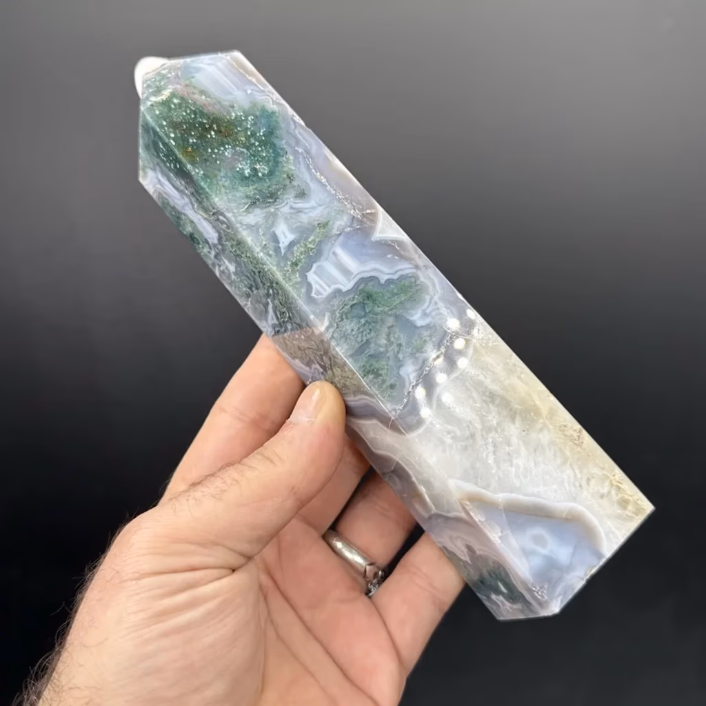 Yosunlu Akik Obelisk İncele ve Satın Al Yosunlu Akik Obelisk - Orijinal Doğal Taş ve Şifa Kristali Görsel 1