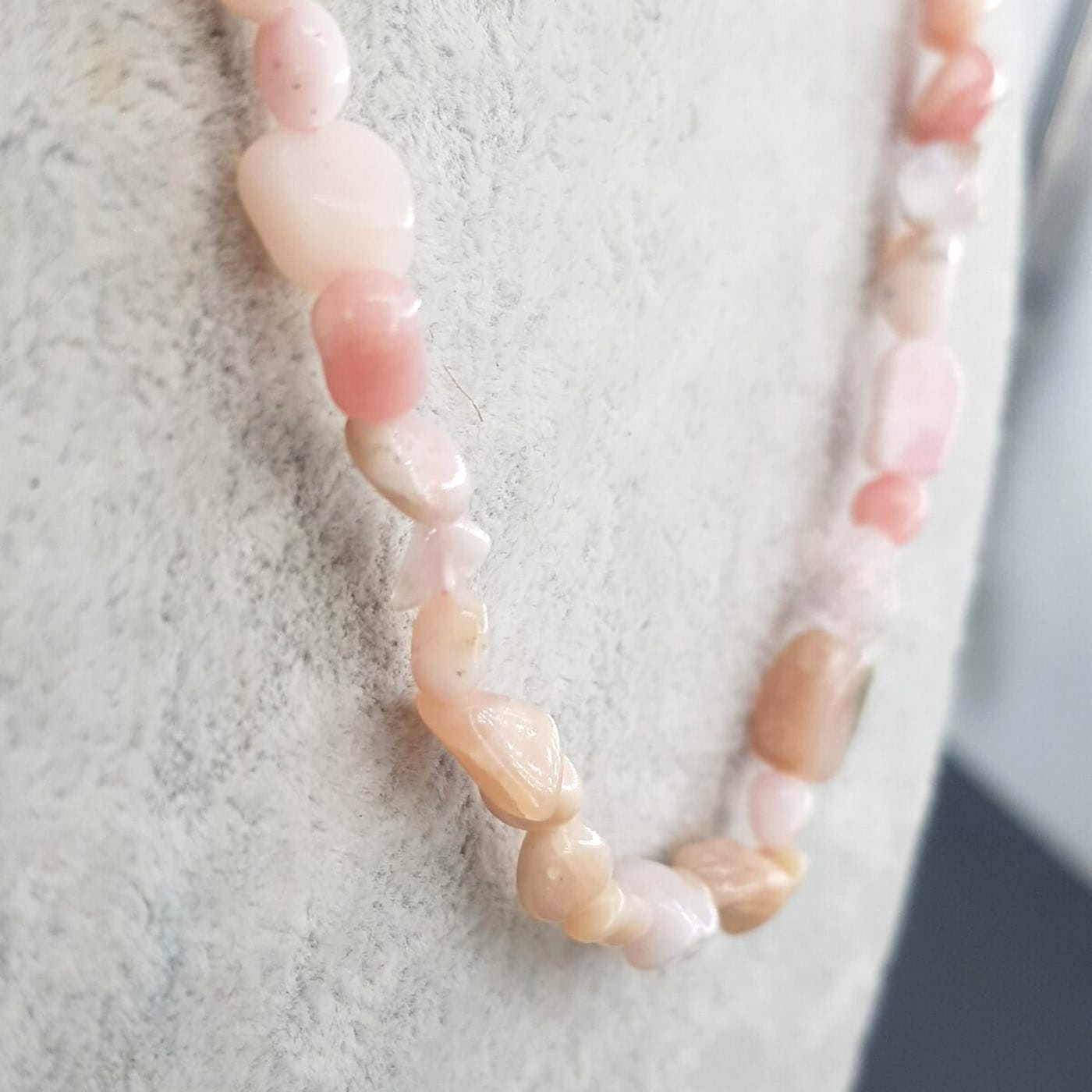 Pembe Opal Kolye Pembe Opal Kolye - Opal Taşı Enerjisi ve Doğal Formu
