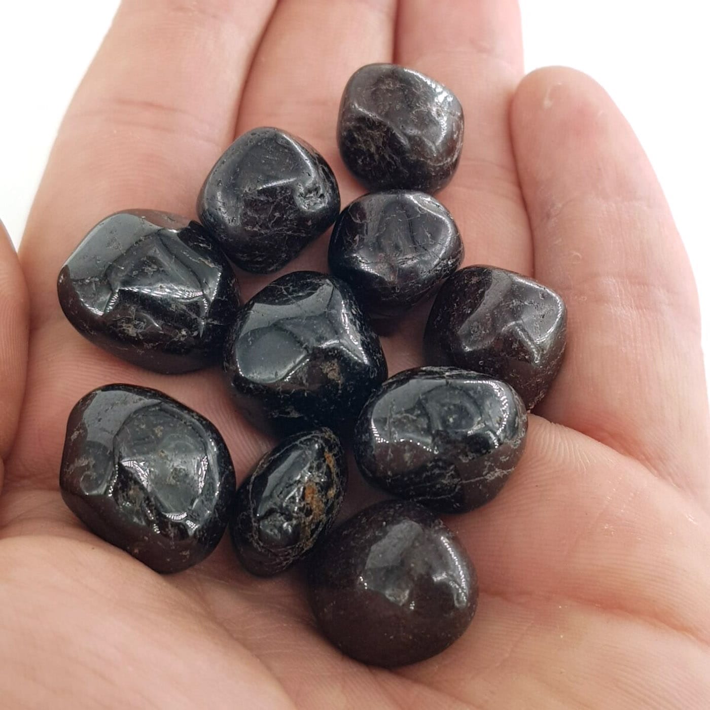 Garnet (Lal) Tımbıl S Boy Garnet (Lal) Tımbıl S Boy - Garnet Taşı Enerjisi ve Doğal Formu