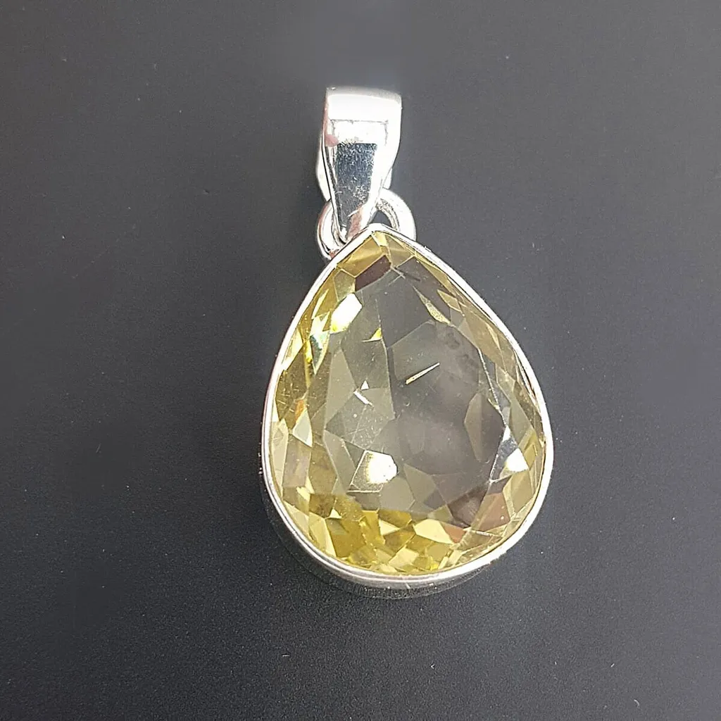 Limon Kuvars Kolye Ucu (Gümüş)