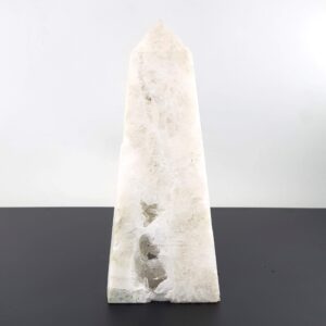 Karbeyaz Akik ve Kristal Kuvars Obelisk