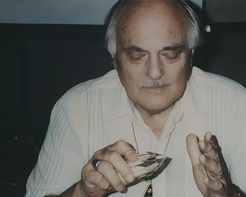 Marcel Vogel11 Sarkaç Adam