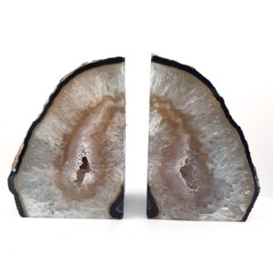 Alternative view of Necef Akik Kitaplık