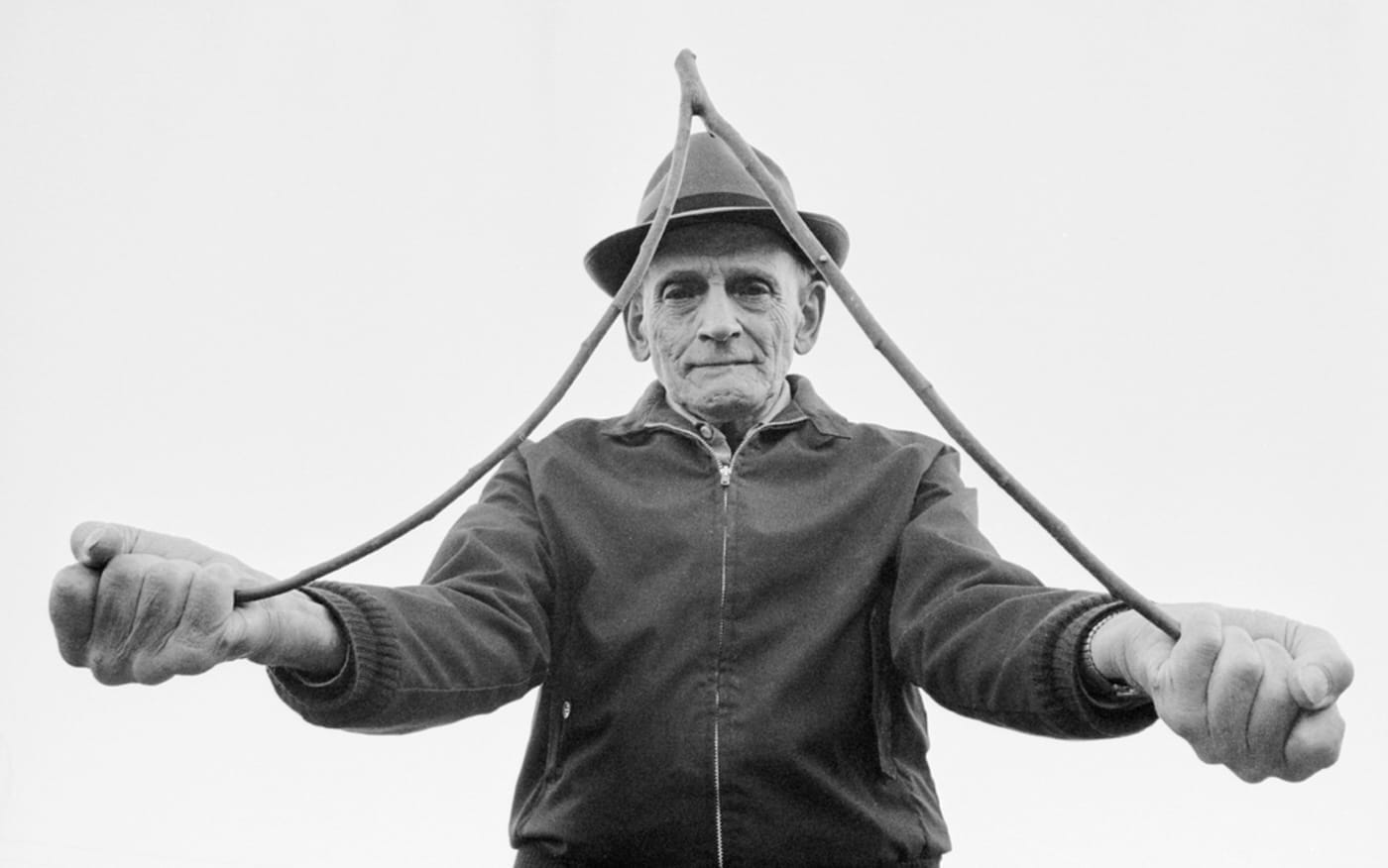 header BE058870 Sarkaç Adam