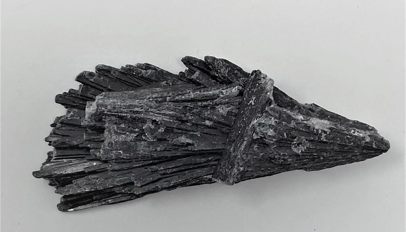 siyah kyanit Sarkaç Adam