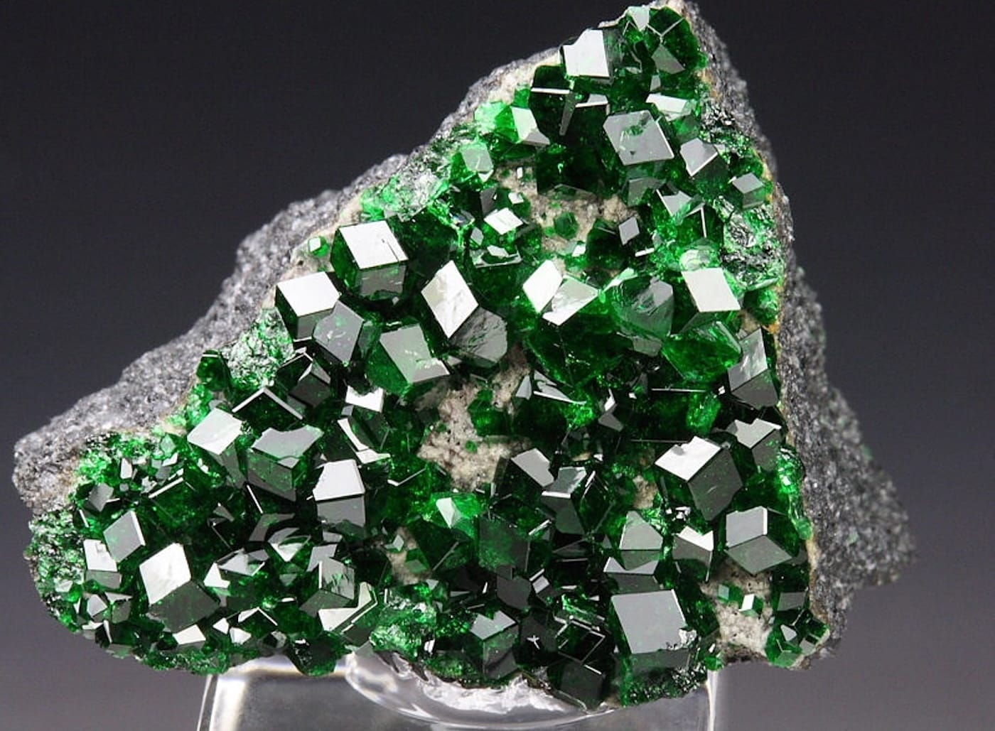 uvarovit 1 faydalari Sarkaç Adam