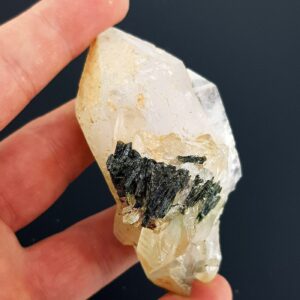 Epidotlu Kristal Kuvars Ham Taş