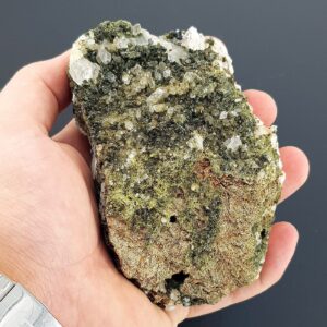 Epidotlu Kristal Kuvars Ham Taş