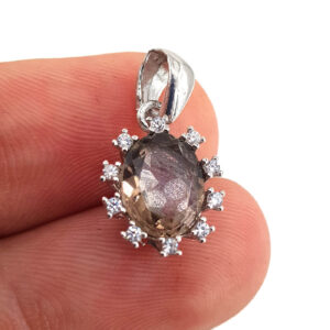 Alternative view of Dumanlı Kuvars Kolye Ucu